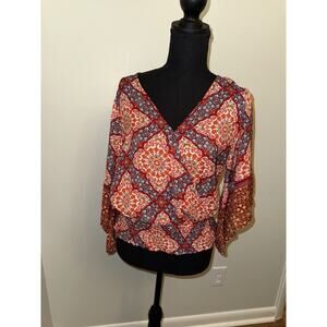 Twine & String Woman’s Cropped Red Blue Floral Smocked Surplice Boho Top Medium